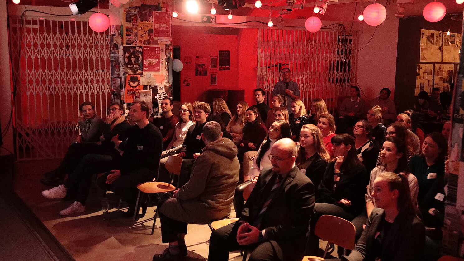 Studierende der OTH Regensburg und interessierte Gäste auf der Abschlussveranstaltung „Digital X-Change“ am 10. Dezember 2019 im Degginger-Haus in Regensburg.