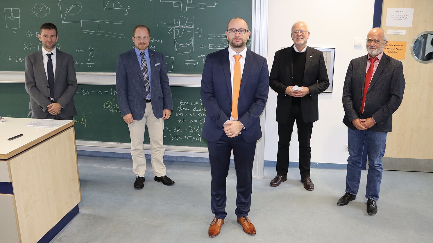 Von links: Der Prüfungsvorsitzende Prof. Dr. Josef Kiendl (Universität der Bundeswehr München), Prof. Dr. Ingo Ehrlich (Betreuer seitens der OTH Regensburg), Dr. Andreas Kastenmeier und Prof. Dr. Norbert Gebbeken und Prof. Dr. Michael Brünig (beide Betreuer von der Universität der Bundeswehr München).
