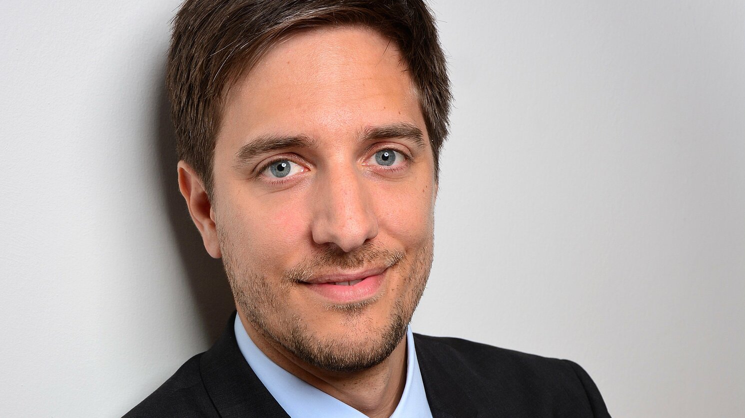 Mit seiner im Januar 2020 erfolgreich abgeschlossenen Doktorarbeit promovierte Dr. Simon Gross im Bereich Computermodelle des menschlichen Körpers. Die Forschungsarbeit wurde im Labor für Biomechanik an der Fakultät Maschinenbau der OTH Regensburg durchgeführt.