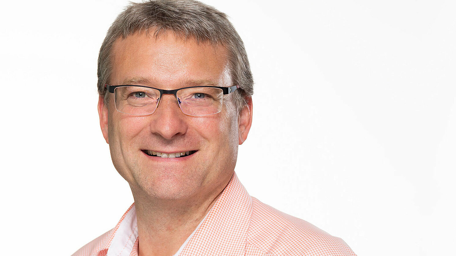 Prof. Dr. Oliver Brückl, Fakultät Elektro-  und Informationstechnik, ist Mitglied  der vom Bundesministerium für  Wirtschaft und Energie eingesetzten  „Kommission zur zukünftigen Beschaffung  von Blindleistung“. Foto:  OTH Regensburg / Florian Hammerich