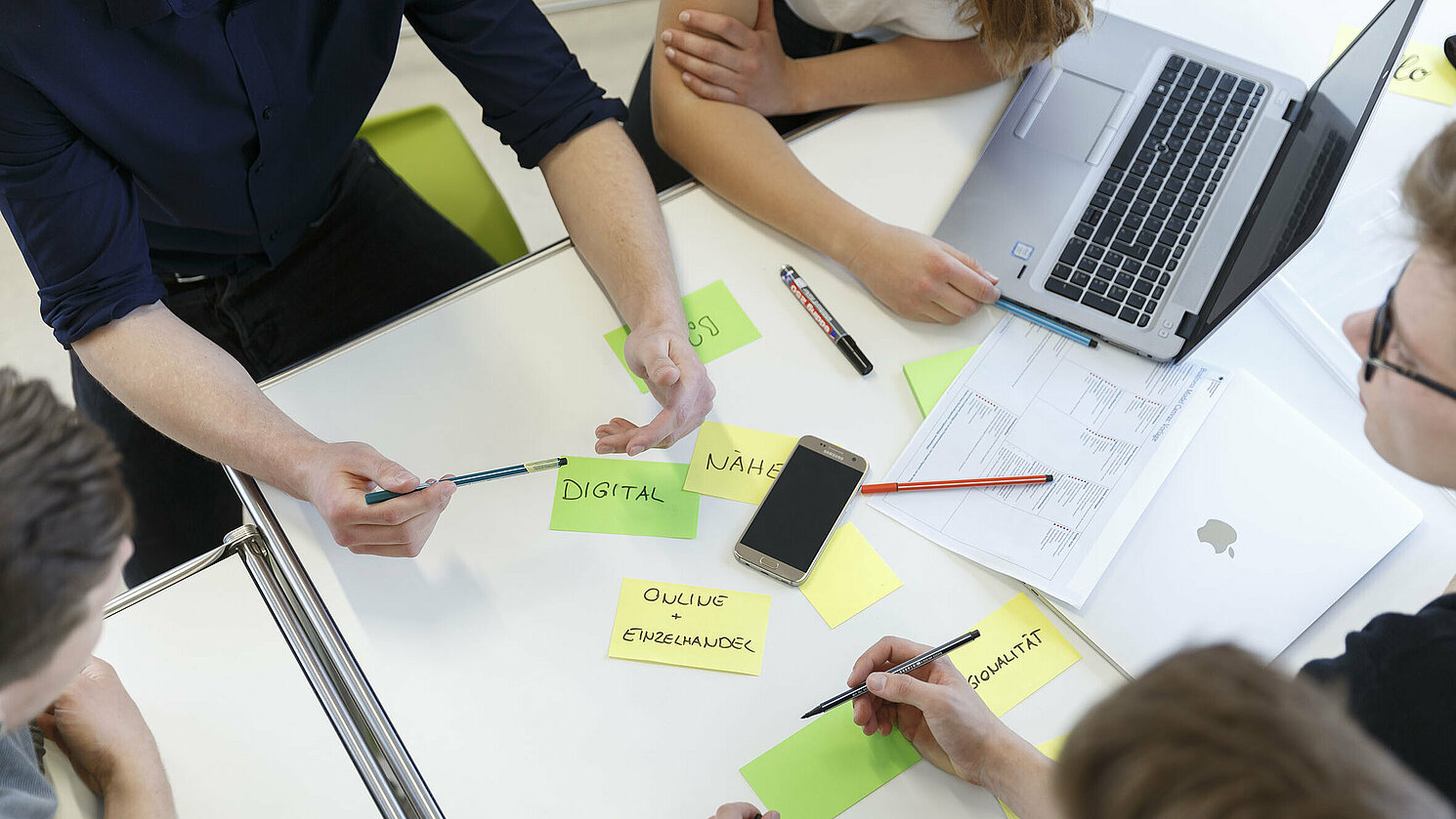 Die OTH Regensburg macht mit ihrer neuen Regensburg School of Digital Sciences ihre Studierenden für die Digitalisierung fit. Es wird dazu neue Digitalisierungsprofessuren geben.