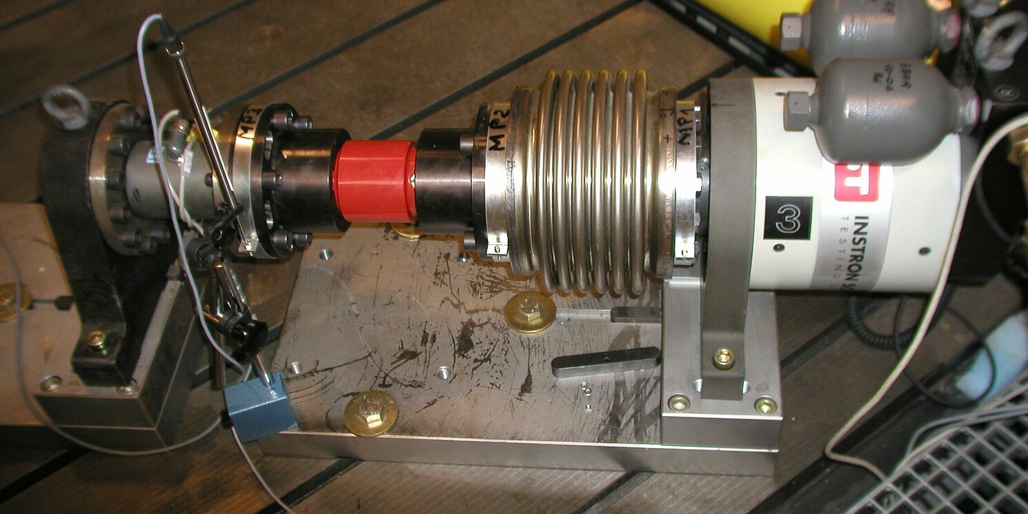 Drehzylinder im Labor Maschinendynamik