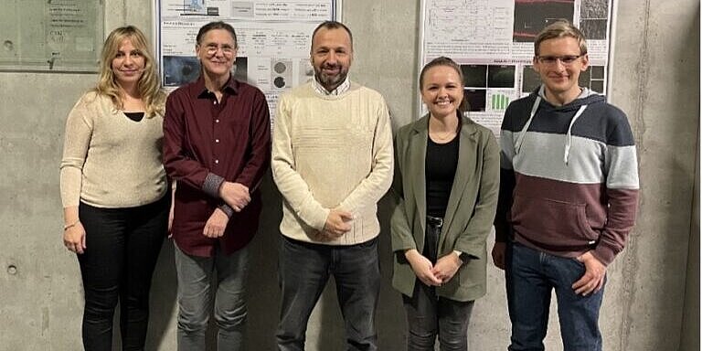 Besuch der türkischen Forschungspartner im Labor Biomaterialien der OTH Regensburg (v.l.): Prof. Dr. Tuğçe Tezel, Prof. Dr. Helga Hornberger, Prof. Dr. Volkan Kovan, Jessica Kloiber und Ulrich Schultheiß
