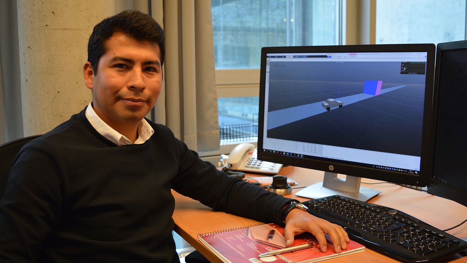 Abel Arrieta Castro aus Peru arbeitet im Rahmen einer Firmenkooperation im Labor für Mehrkörpersimulation bei Prof. Dr. Thomas Schaeffer an der OTH Regensburg in einem Post-Doc-Projekt. 