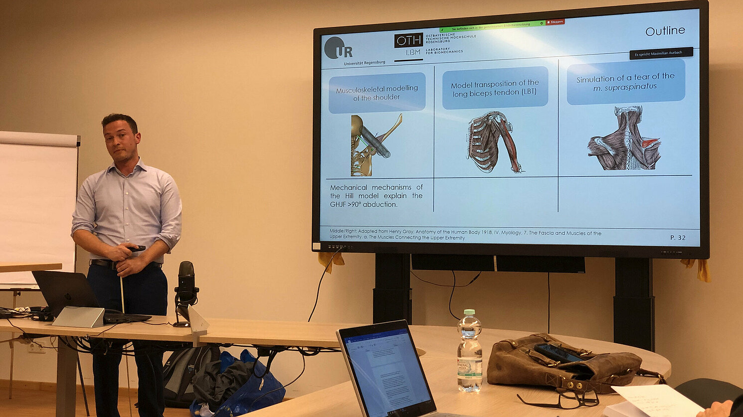 Dr. Maximilian Aurbach, der im Rahmen seiner Dissertation ein Menschmodell im Labor für Biomechanik der OTH Regensburg entwickelte, ist seit November 2020 erfolgreich promoviert.