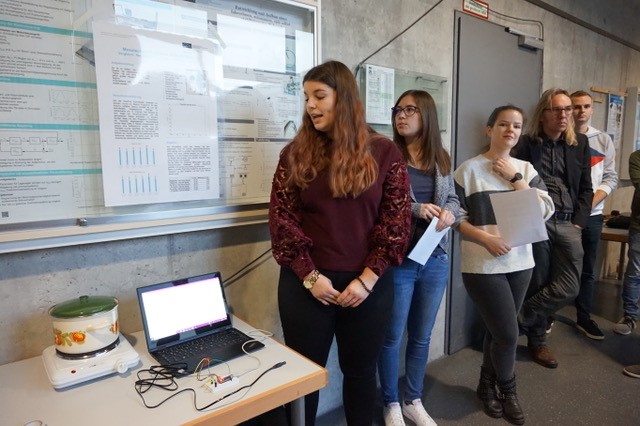 Die Energieeffizienz von Kochen mit oder ohne Deckel, mit zu großem, zu kleinem oder genau passendem Topf auf der Herdplatte wurde analysiert. Fotos: Sarah Sophie Ruppert